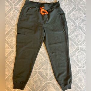 Figs Scrub Pants in Moss